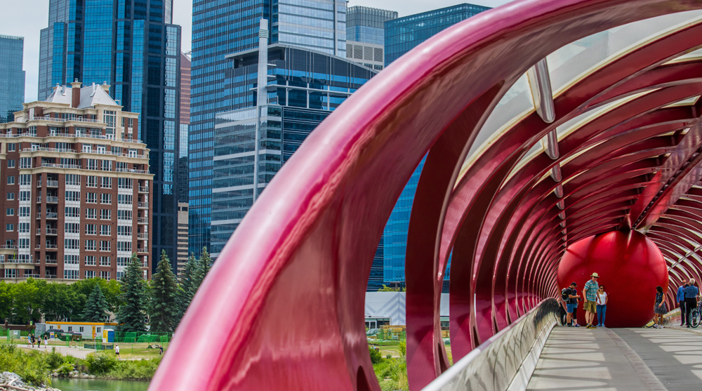 The Architecture Of Pedestrian Footbridges With Amazing Design